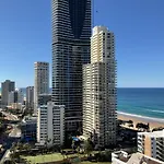 High Floor Ocean View At Surfers Paradise - Hotel Studio