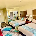 High Floor Ocean View At Surfers Paradise - Hotel Studio